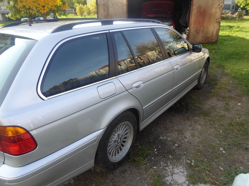 Установка каркасных шторок — BMW 5 series Touring (E39), 2,2 л, 2002 ...