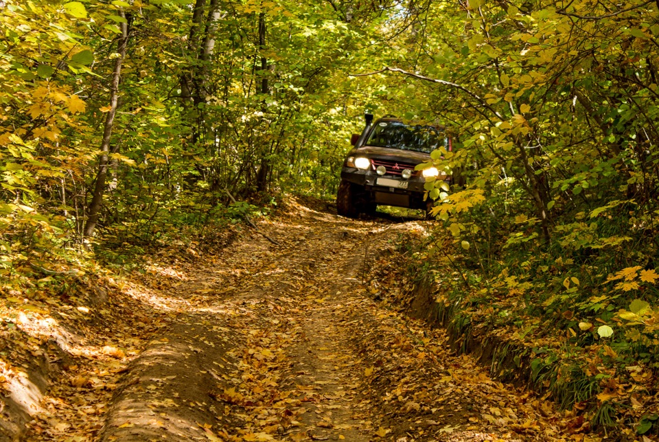 Вдоль Оки — Mitsubishi Pajero (3G), 3,5 л, 2000 года | путешествие | DRIVE2