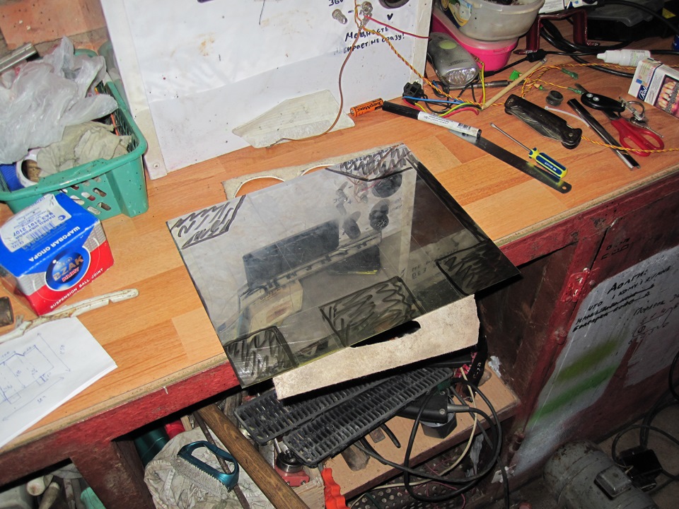 Для собственного удобства, после разметки, условно закрасил маркером отрезаемые части… — Lada 21063