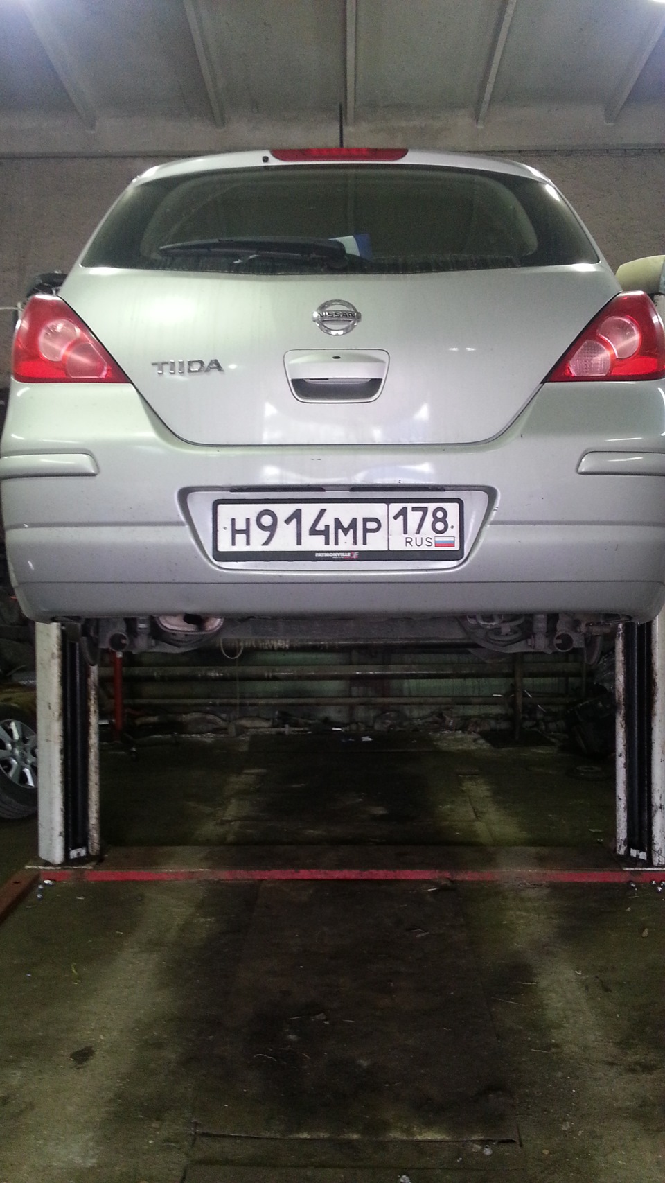 Меняем тормоза по кругу — Nissan Tiida (1G), 1,6 л., 2010 года | визит ...
