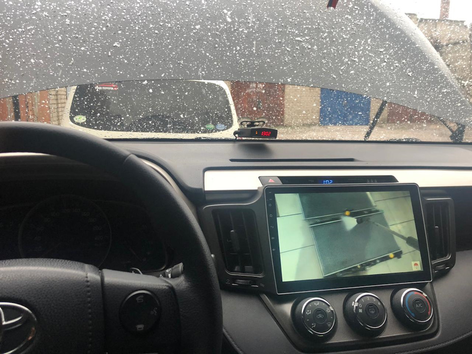 Фото в бортжурнале Toyota RAV4 (IV)