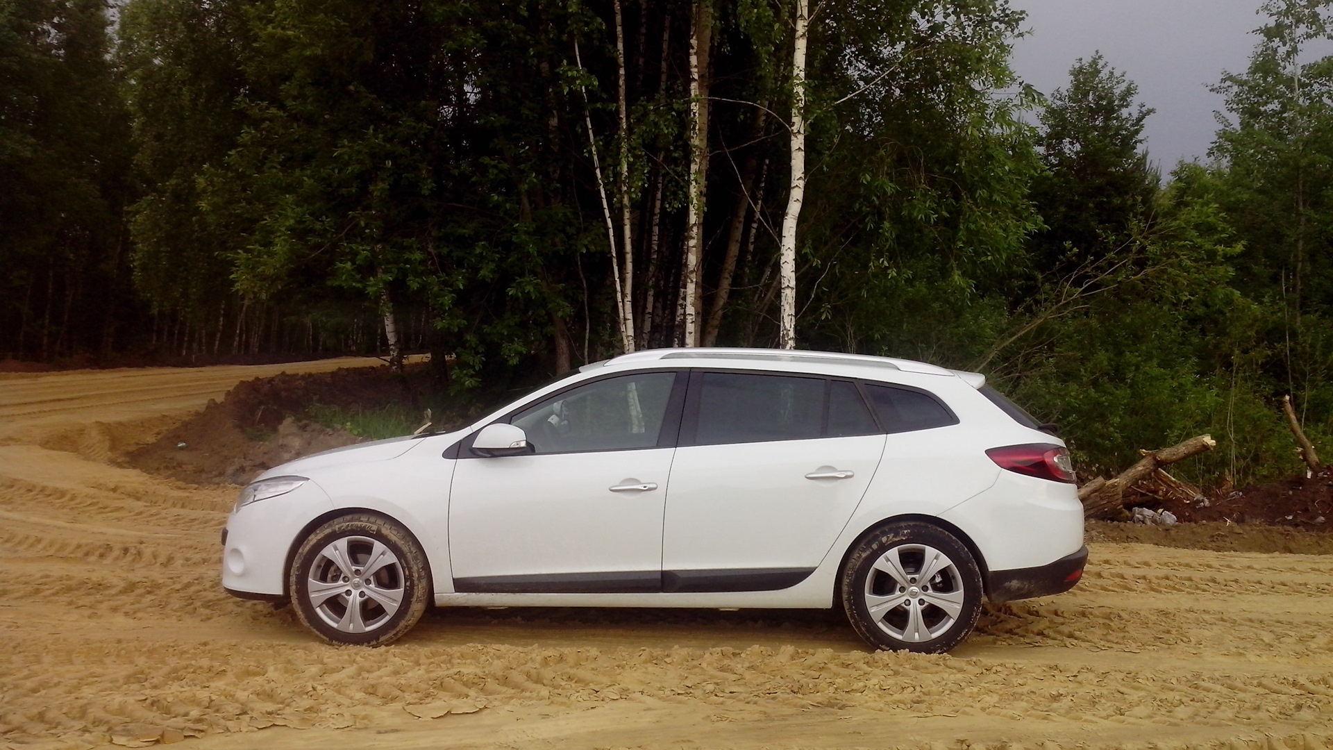 Renault Megane III 1.5 дизельный 2010 | Grandtour 1,5/110J836FAP на DRIVE2