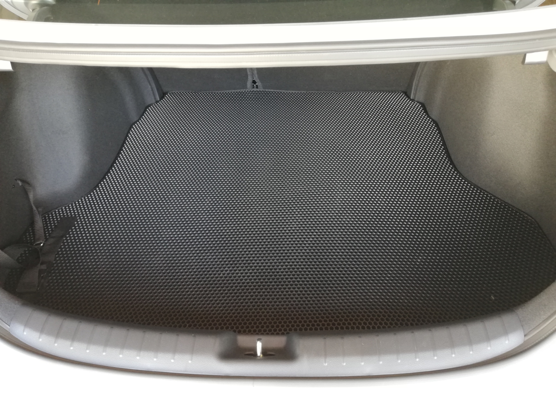 Коврик багажника bmw e39. Коврик в багажник эво. Коврик в багажник эво. Коврик в багажник эво. Эва коврик в багажник мазда сх 5.