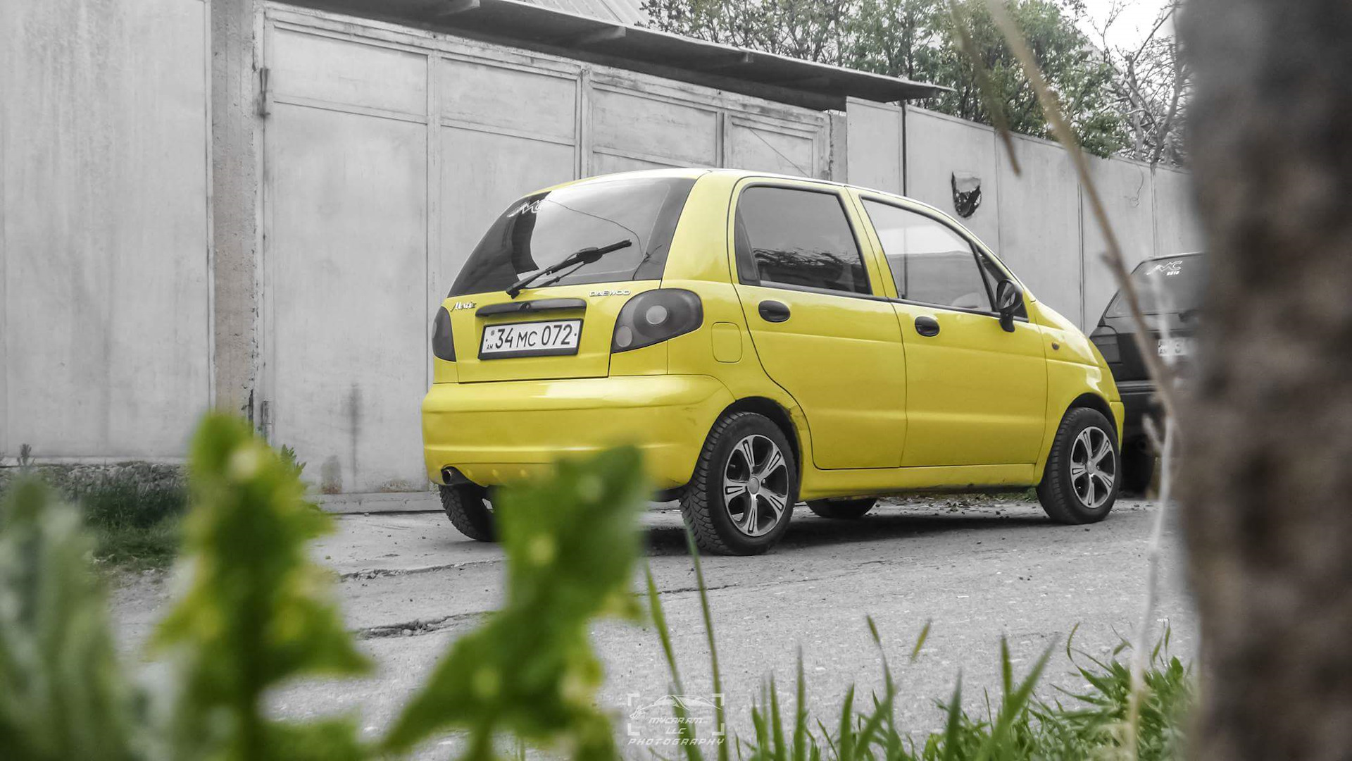 Дэу матиз орел. Matiz m100. Матиз m100 золотистый. Дэу Матиз Пчелка. Матиз обои.