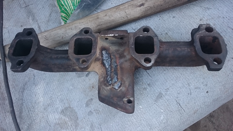 Трещина в выпускном коллекторе. — Ford Transit (4G), 2,5 л, 1993 года ...