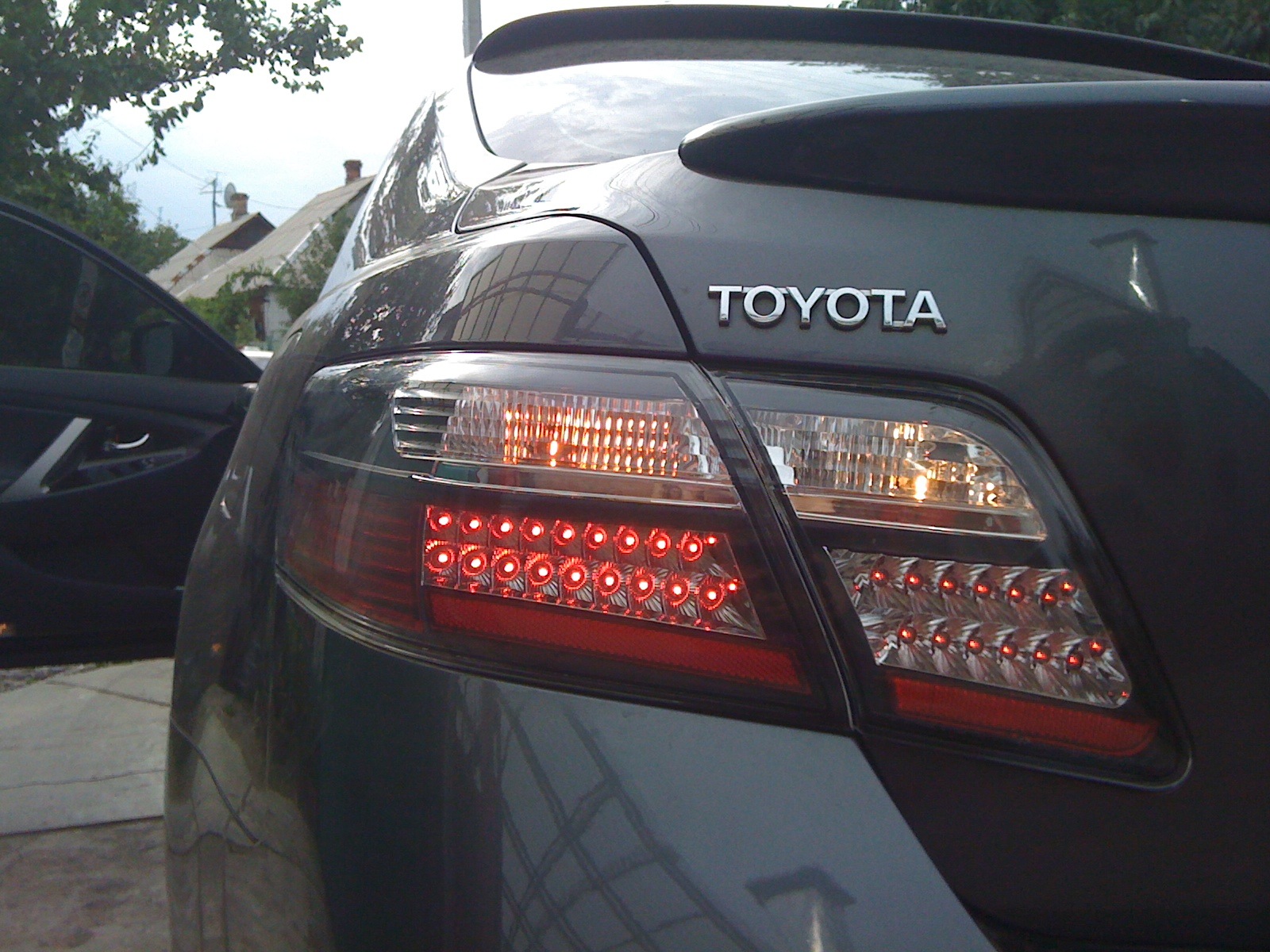 - Toyota Camry 24 2007 