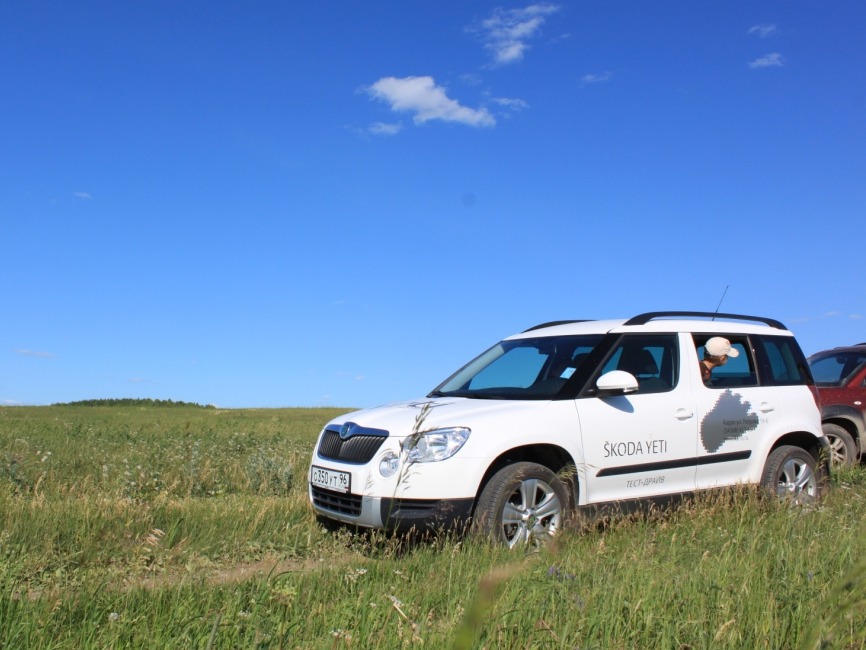 полный привод skoda yeti. Skoda yeti привод. шкода етти белая. шкода етти серая. шкода йети дорожный просвет.