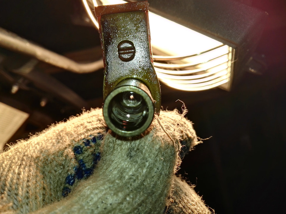 это сам корпус — Chevrolet Captiva (1G)