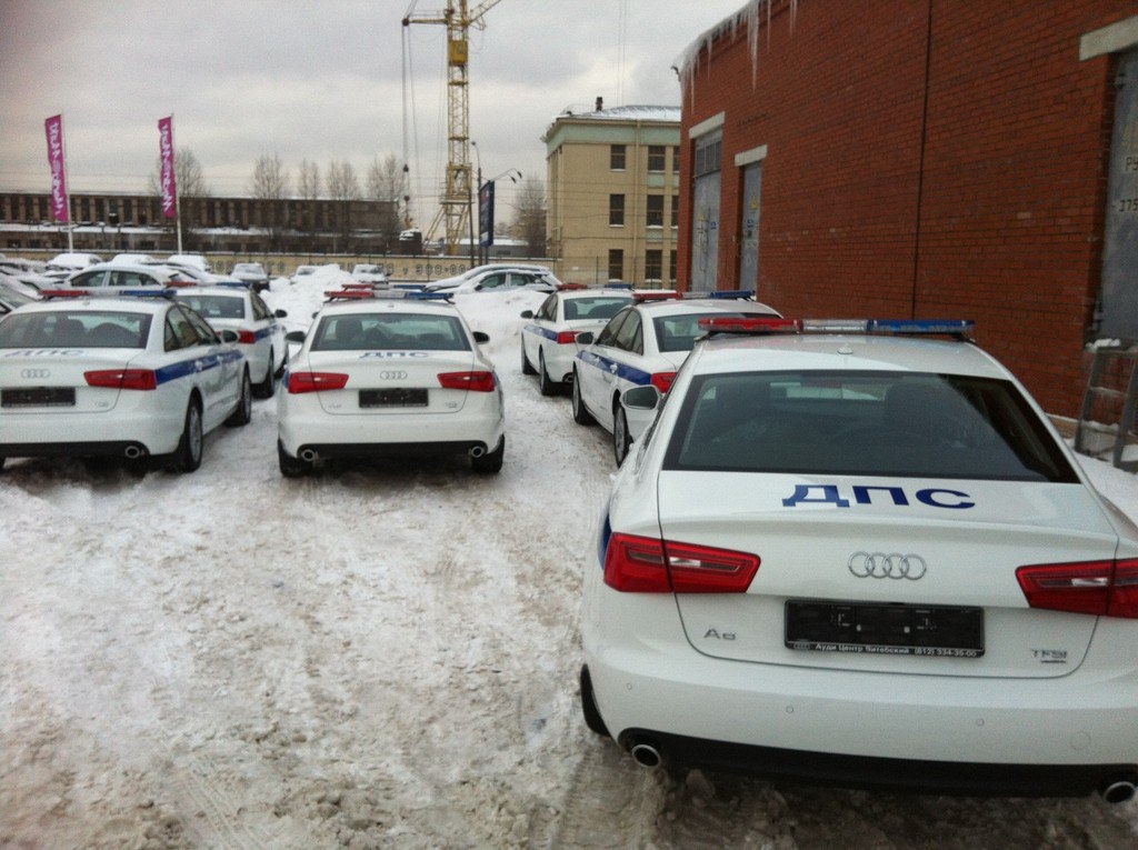 Гаи спб. Audi a6 полиция. Ауди а6 ДПС. Полиция Питер Audi a6. Ауди а6 полиция России.