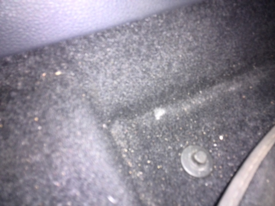 Курить вредно или ремонт ковролина — Volkswagen Jetta VI, 1,4 л, 2013 ...