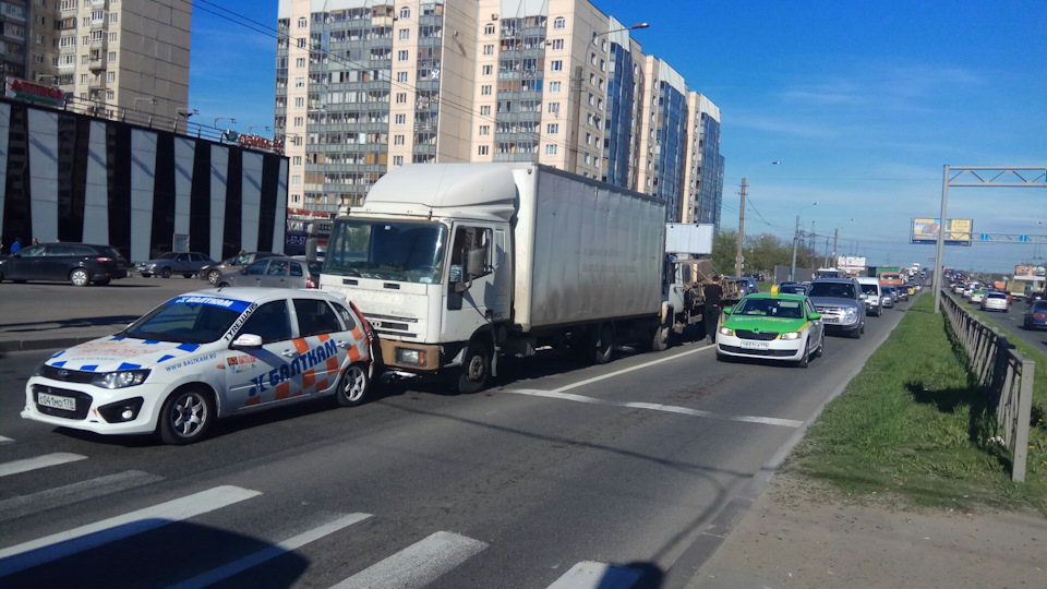 Еще один тяжелый понедельник — Lada Калина Спорт (2G), 1,6 л, 2015 года ...