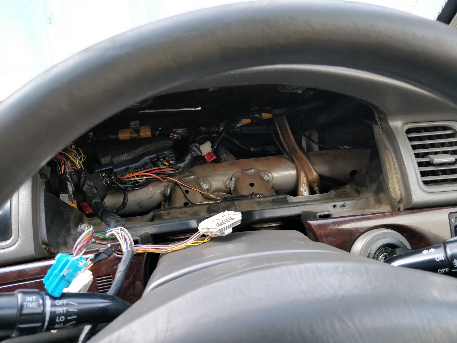 Как снять аварийный