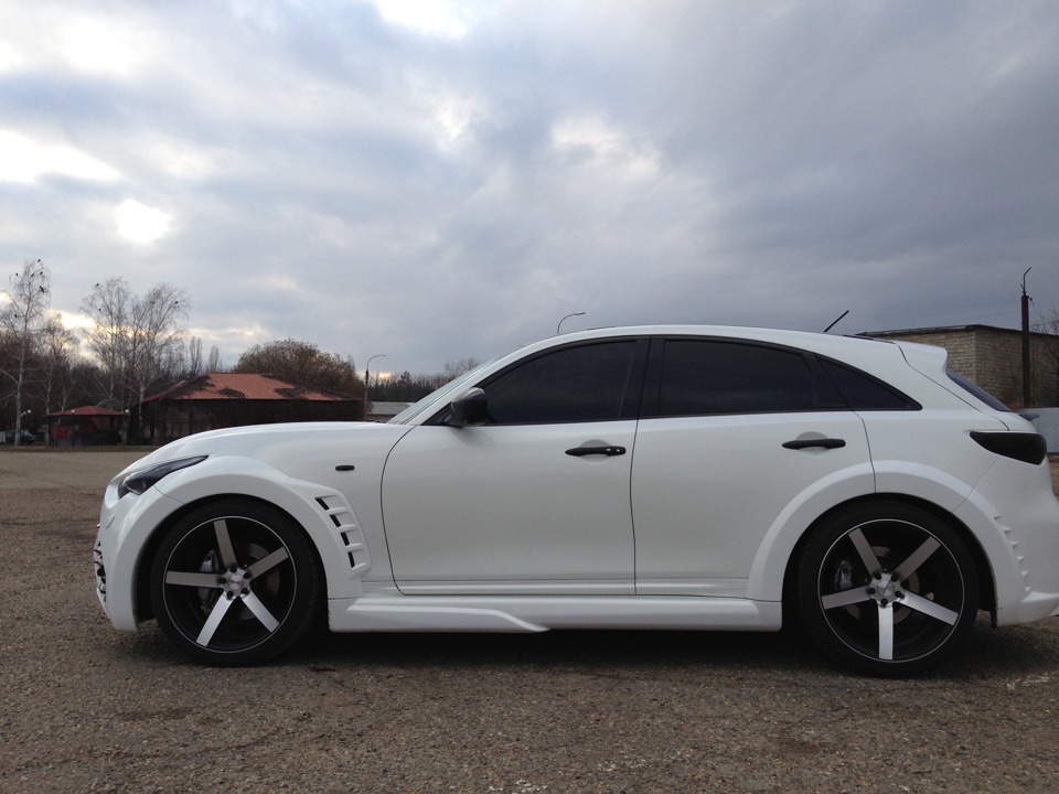 Infiniti fx35 White