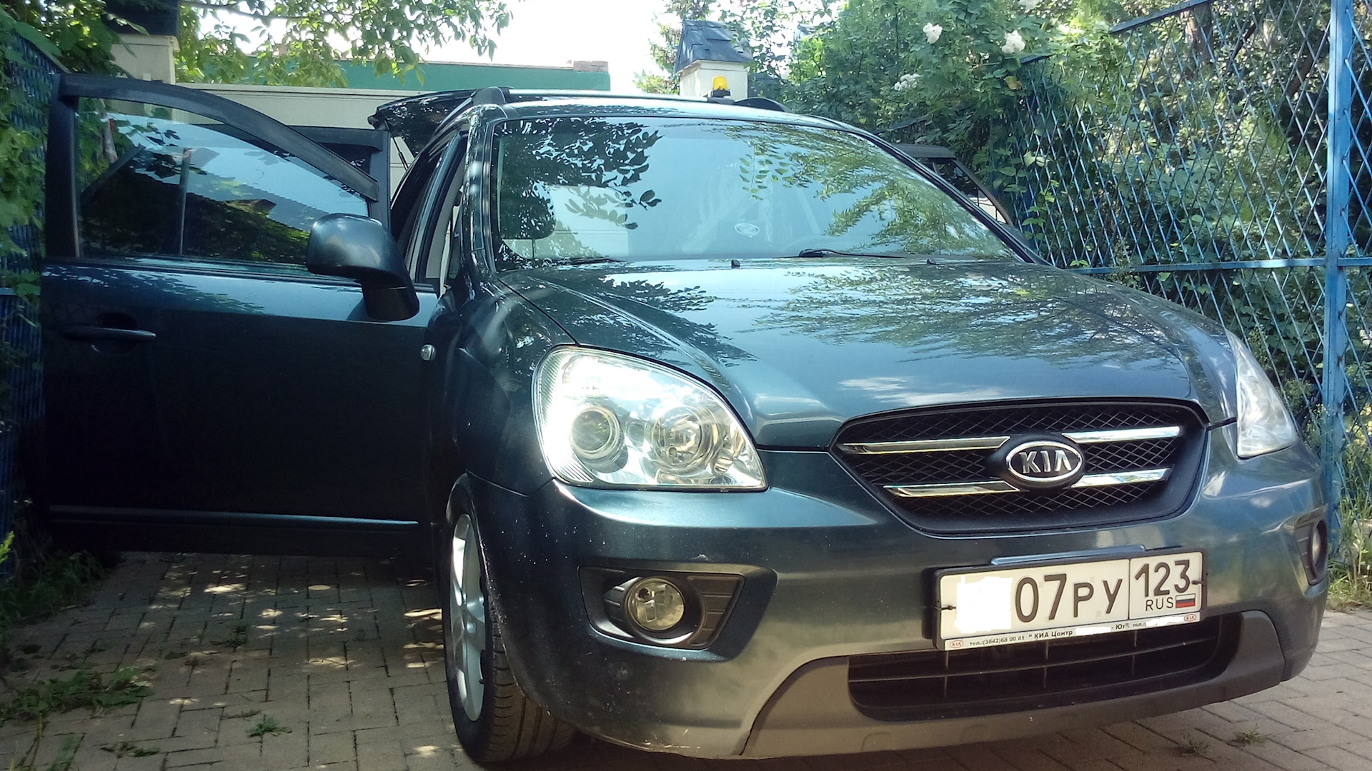 KIA Carens III 2.0 бензиновый 2010 | Минивен 2.0 АТ на DRIVE2