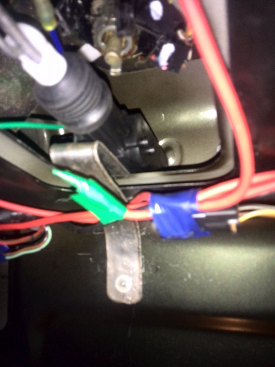 b8eef7as 960 Как открыть багажник мицубиси каризма