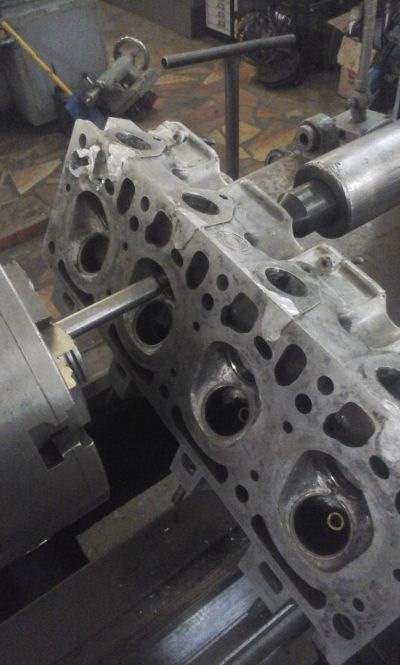 Установка втулок клапанов в станке — Москвич 2141, 1,5 л, 1990 года ...