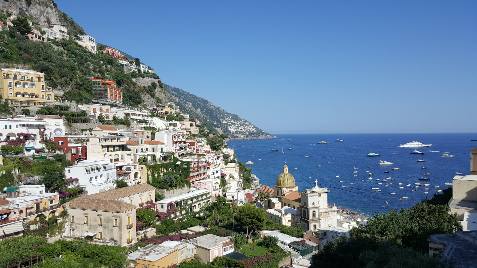 Почему юг. Позитано Италия. Amalfi Coast. Надир Позитано. Город на горе на юге Италии.