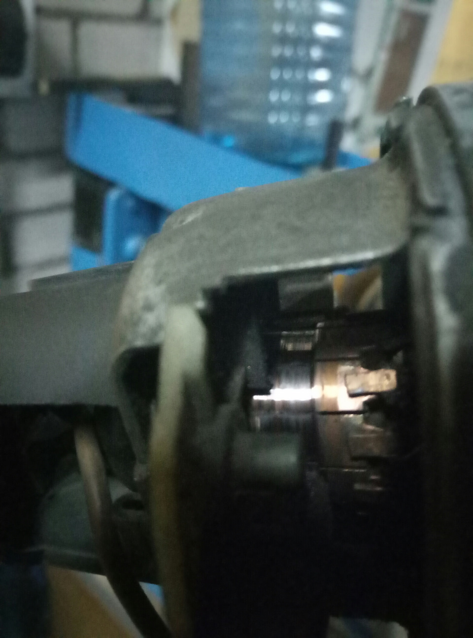 Замена мотора печки. — Audi 100 (C4), 2 л, 1991 года | своими руками ...