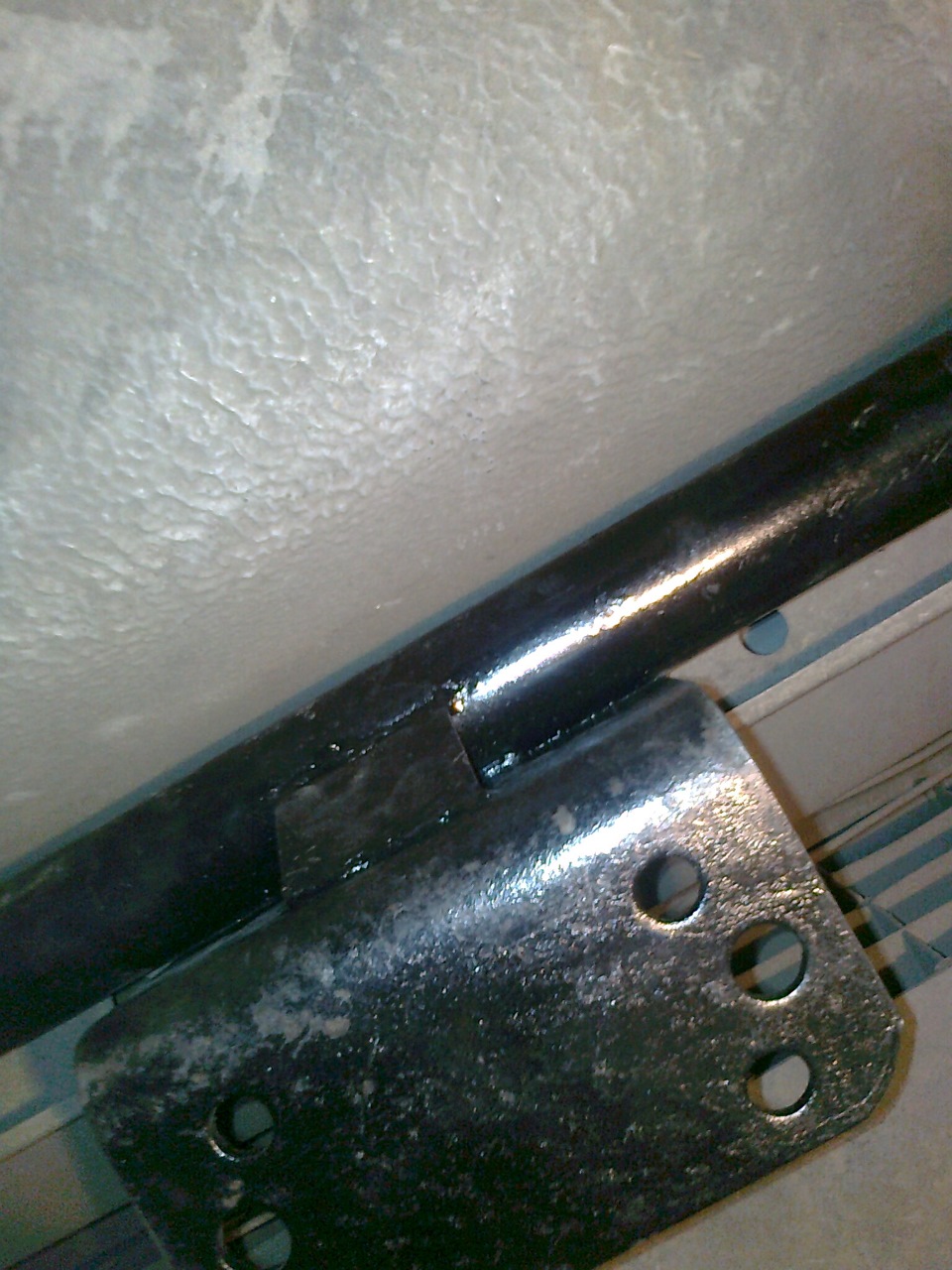 вот основание фаркопа вид снизу — Lada 2114