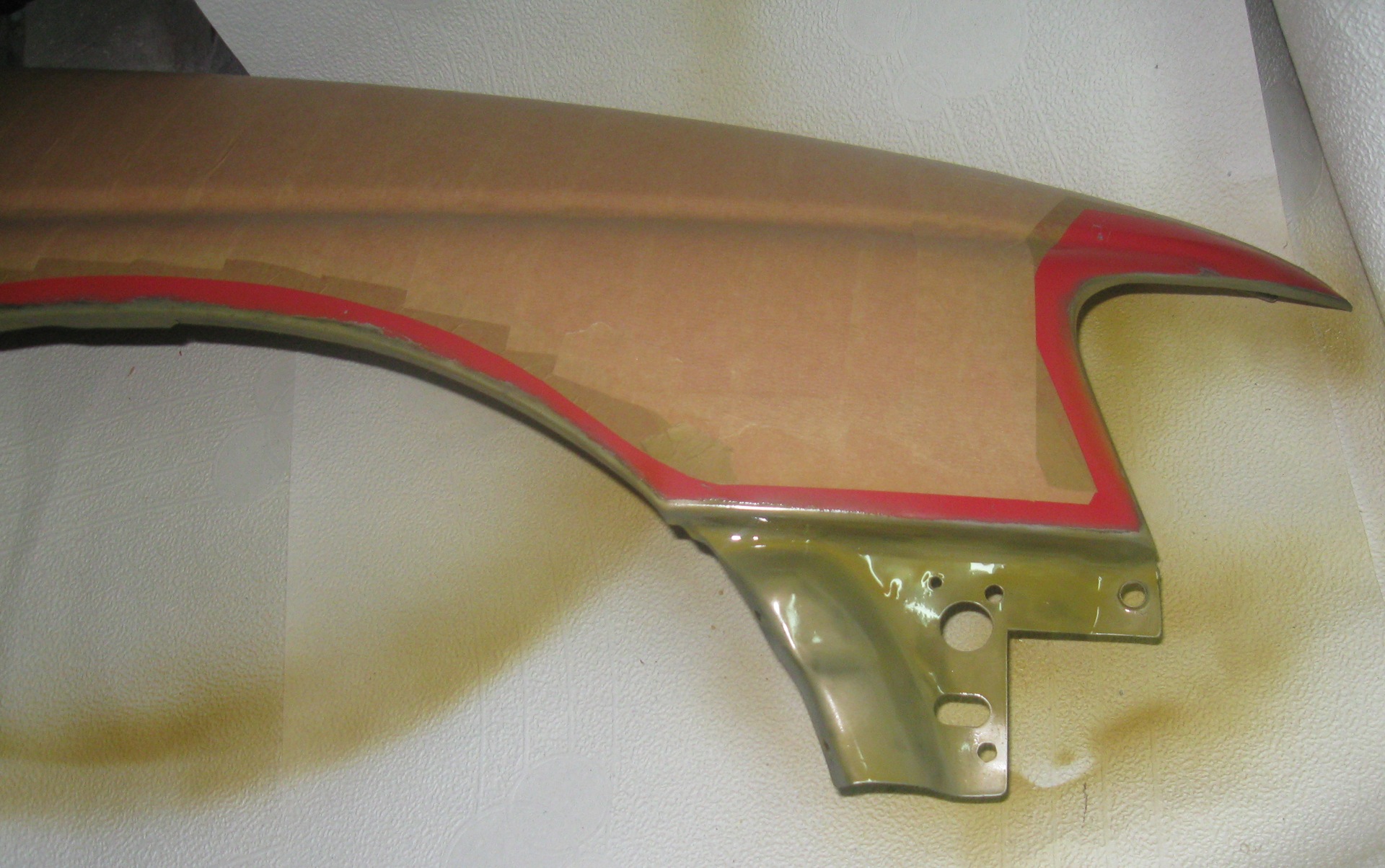 Bmw вспучилась краска на крыле. Машина с крыльями. Краска крыло. Форд фокус 2 покраска арок антигравием. Мазок черной краски на прозрачном фоне.