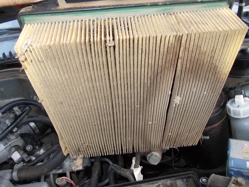 Замена воздушного фильтра — LADA 2114, 1,5 л., 2005 года | расходники ...