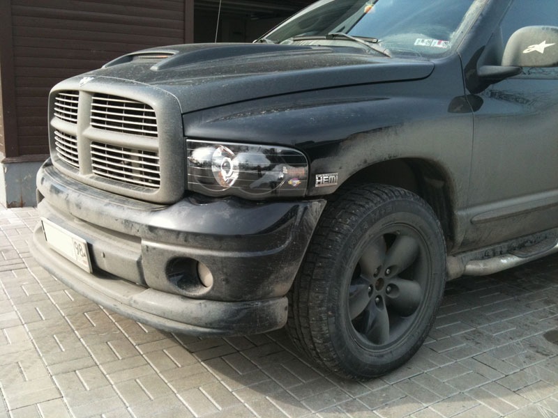 Dodge Ram 1500 фары