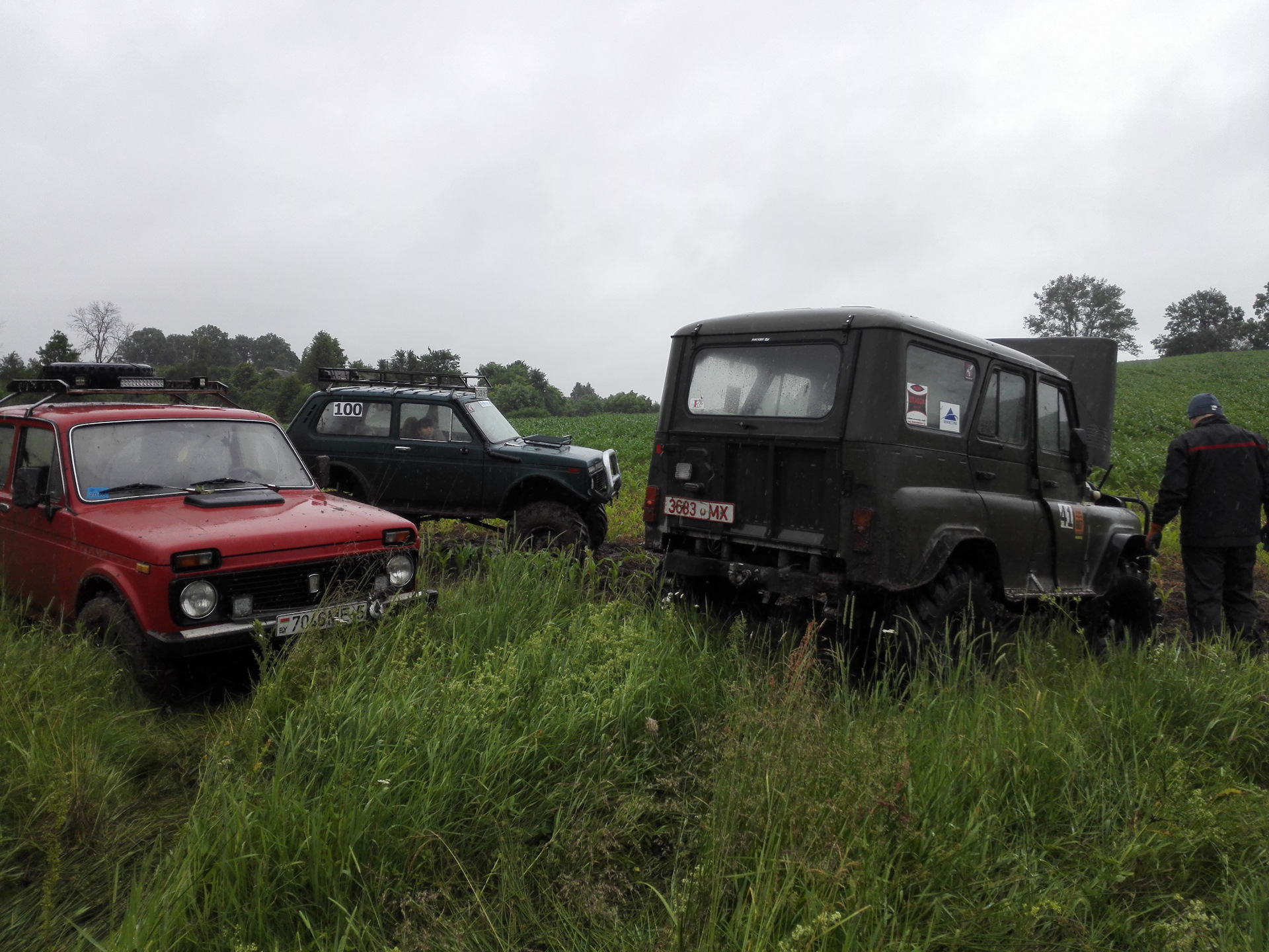 Нива б у тверская область. 37-0018 Нива. УАЗ 37. Покатушки в Осетии на Нивах. 37 Белки на УАЗ.