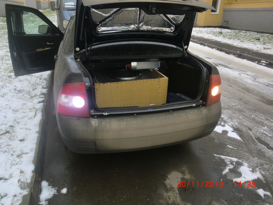 Замена ламп заднего хода на яркие диодные. — Lada Приора седан, 1,6 л ...