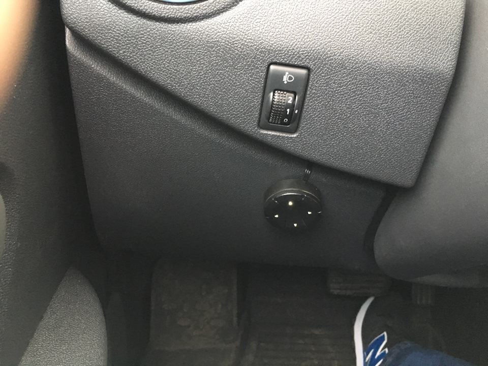 Кнопку управления — Nissan Almera V (G11/15)