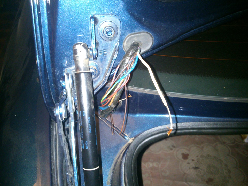 Не горит левый габарит — SEAT Cordoba (Mk II), 2 л, 2007 года | поломка ...