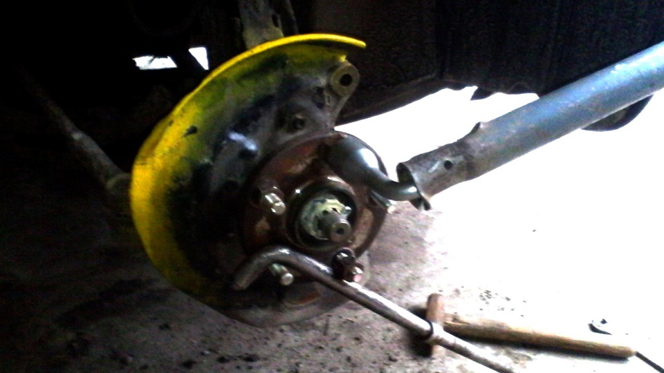 замена шпилек крепления колеса — Toyota Camry (XV10), 2,2 л, 1992 года ...