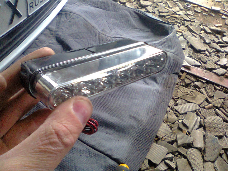 Дхо 12v на решетку бампера. Ходовые огни в решетку. Дхо логан 1 на решетки. Ходовые огни в решетку. Дхо audi a8 w12.