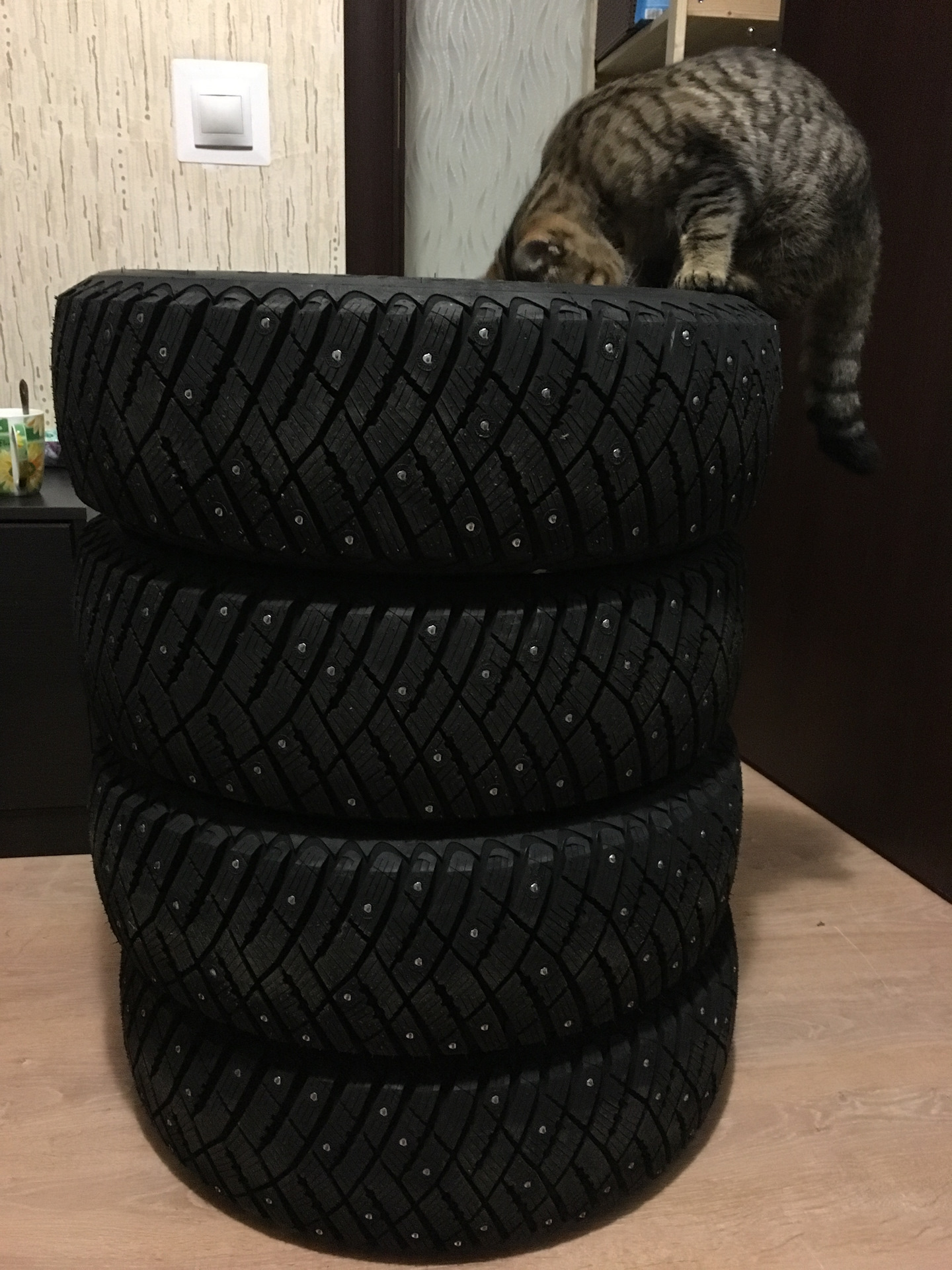 Зимняя резина goodyear ultragrip ice arctic. Goodyear ice arctic 195 65 r15. Goodyear ultragrip ice arctic 195/65 r15. Goodyear ultra grip ice arctic 99t xl. Goodyear 195/65 r15 зима.