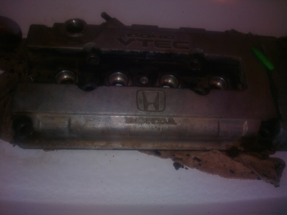 Крышка клапанов — Honda Civic Hatchback (6G), 1,6 л, 1999 года ...