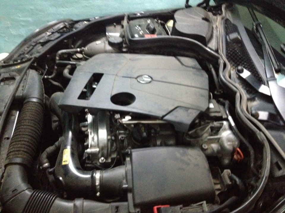 Замена воздушного фильтра — Mercedes-Benz C-class (W204), 1,6 л, 2012 ...