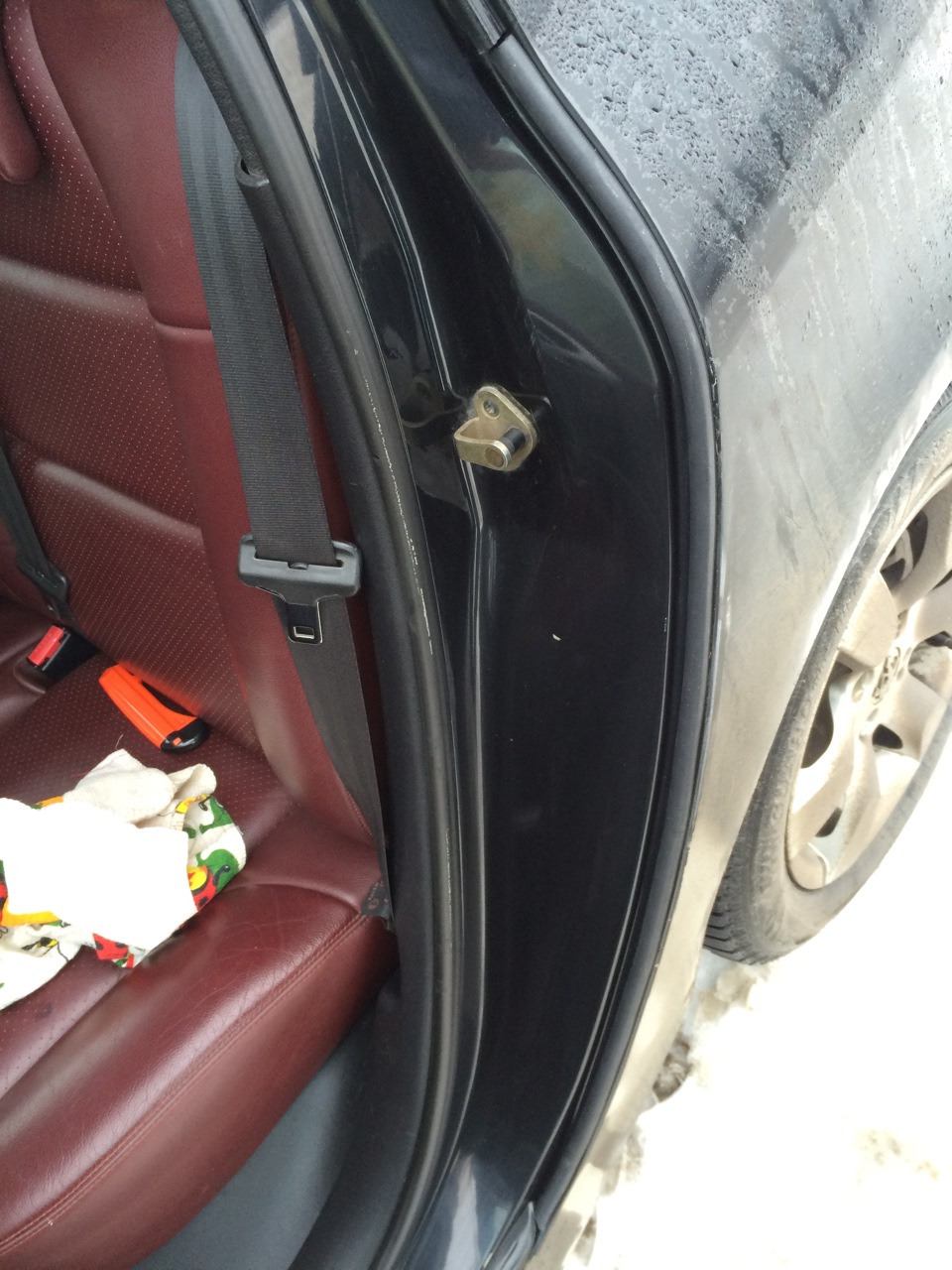 уплотнитель на бампер и двери — Peugeot 307, 2 л, 2005 года | просто ...