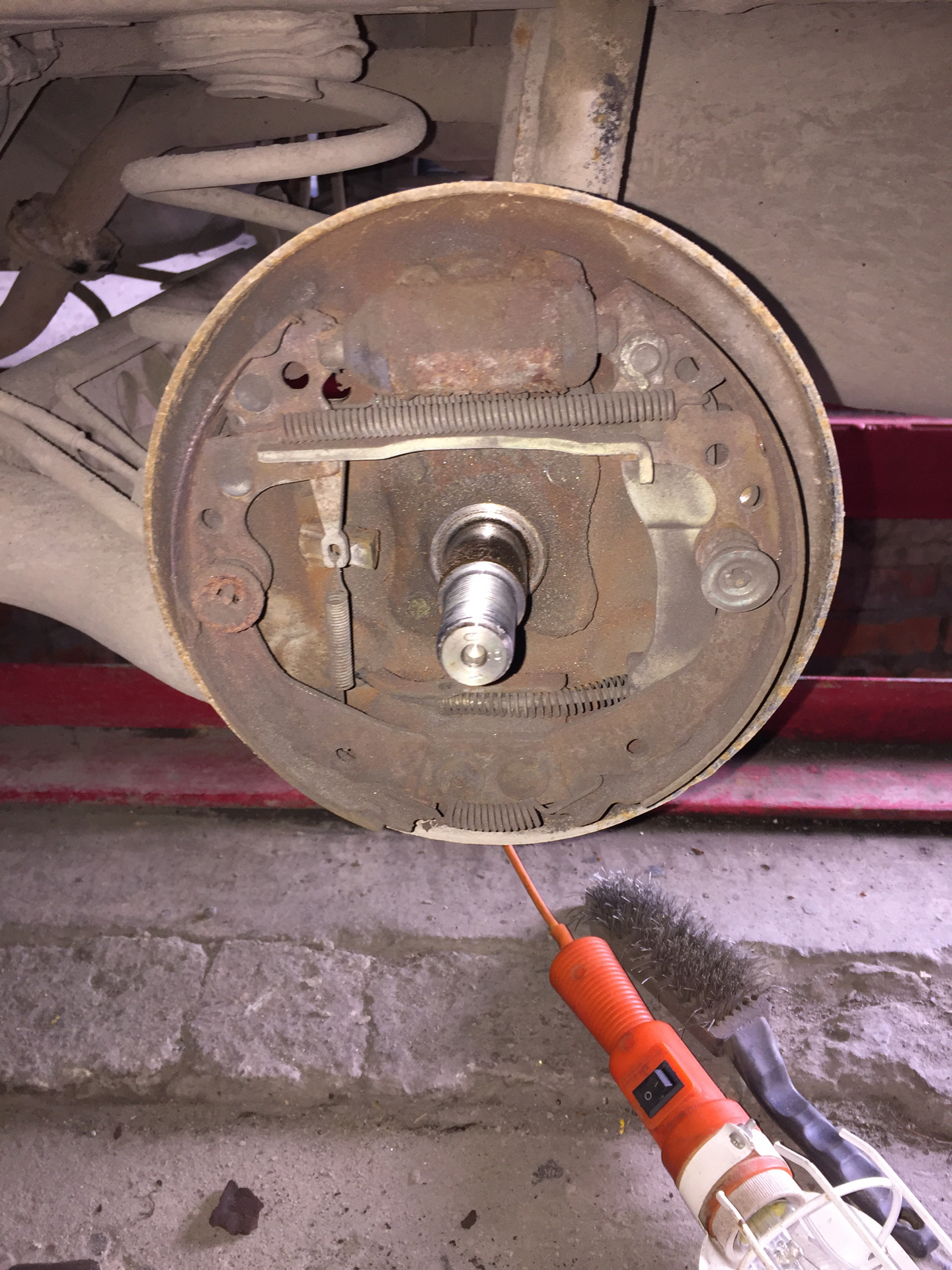 Как снять задний барабан на ниссан. Ниссан альмера классик задние тормоза барабаны оригинал. Как снять задний барабан на ниссан. Ниссан ад задание тормоза. Как снять задний барабан на ниссан.