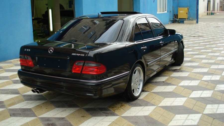 Мерседес 210 AMG белый