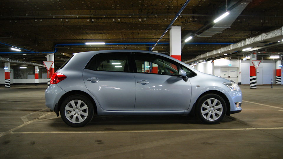 Toyota Auris 2010 универсал