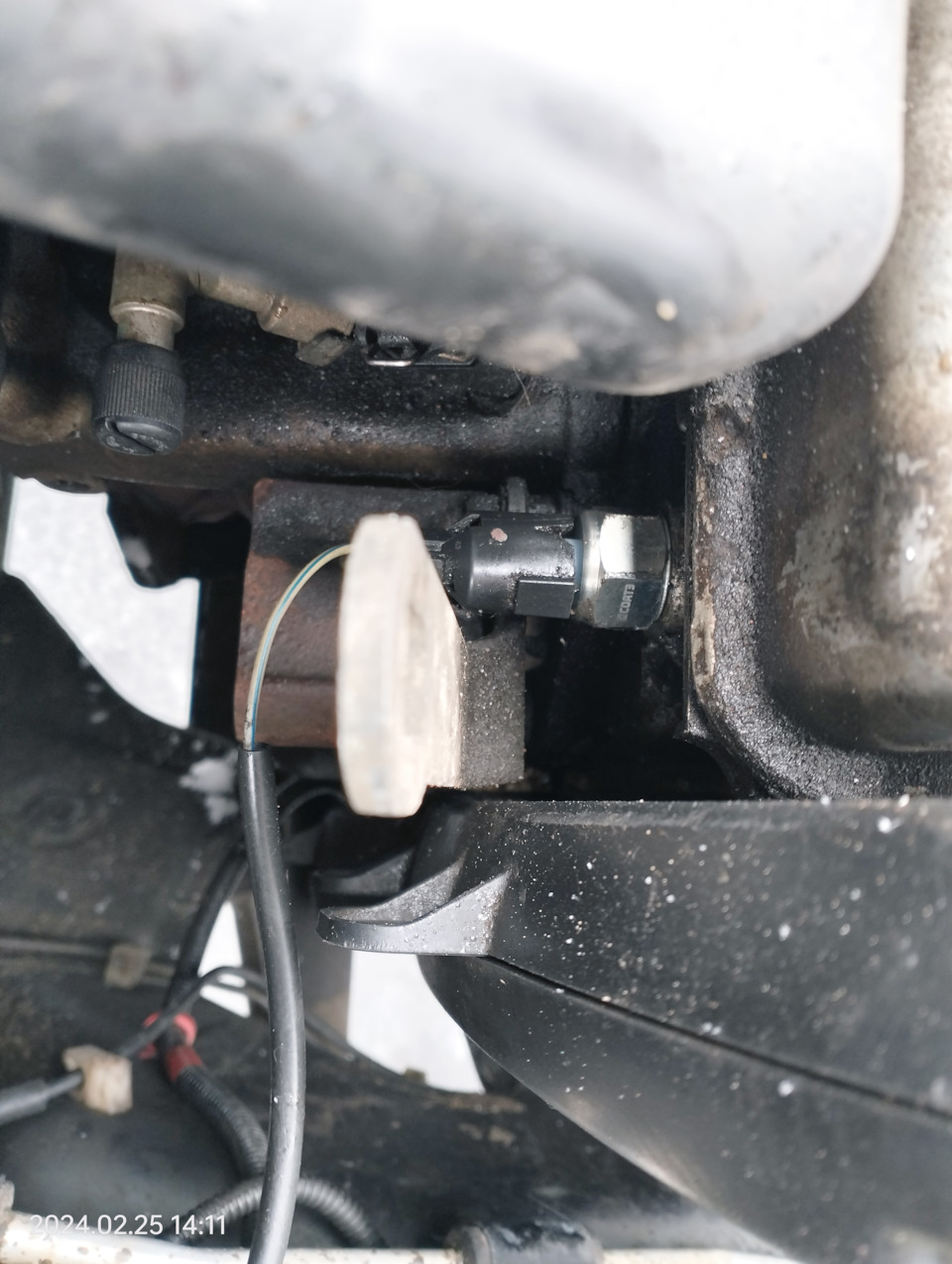 Проблемы, связанные с сенсором давления смазочной жидкости в автомобиле от российского производителя