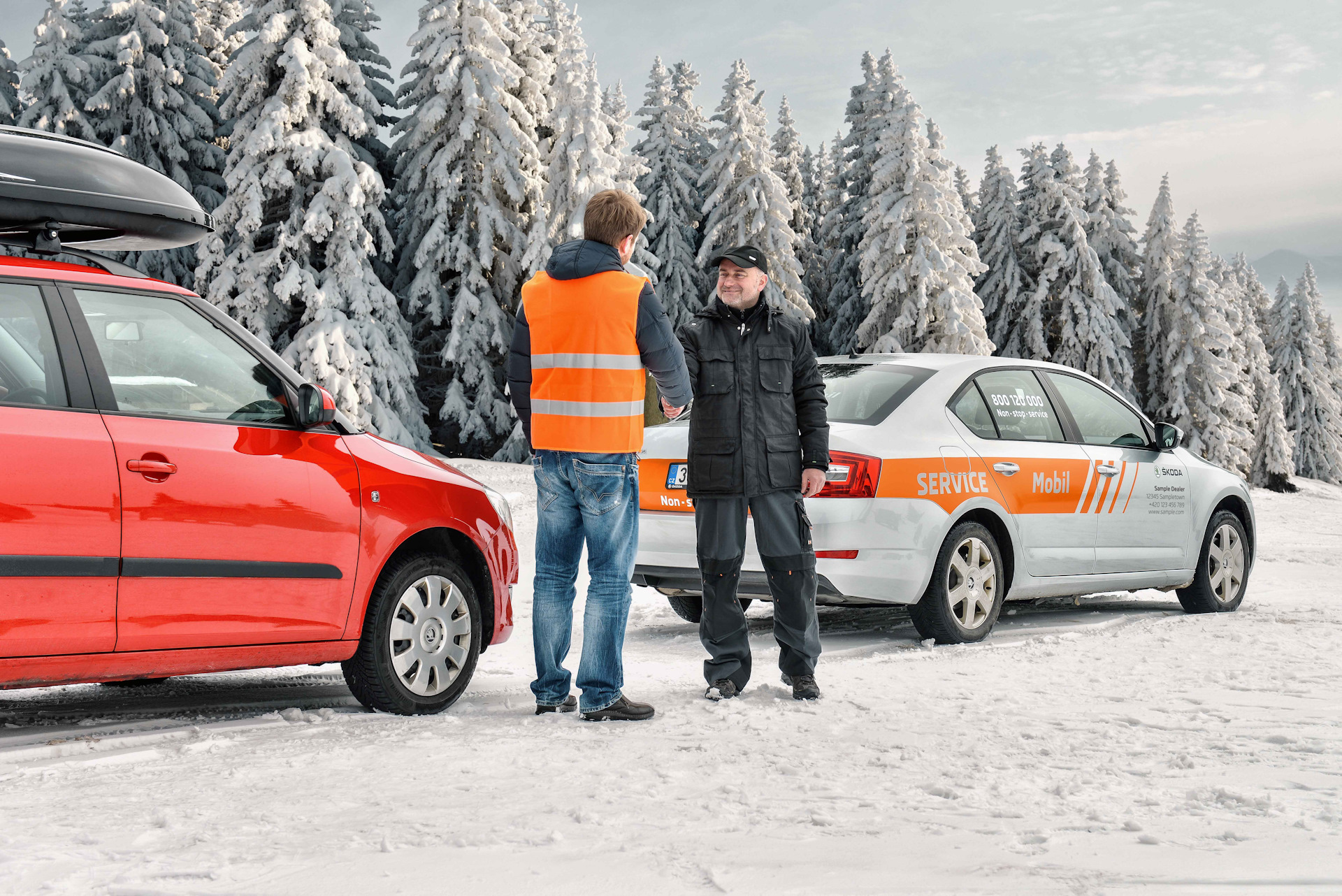 Зимний сервис. Шкода сервис зима. Пресс релиз нового автомобиля Skoda. Доставка Авторусь фото авто в дороге.