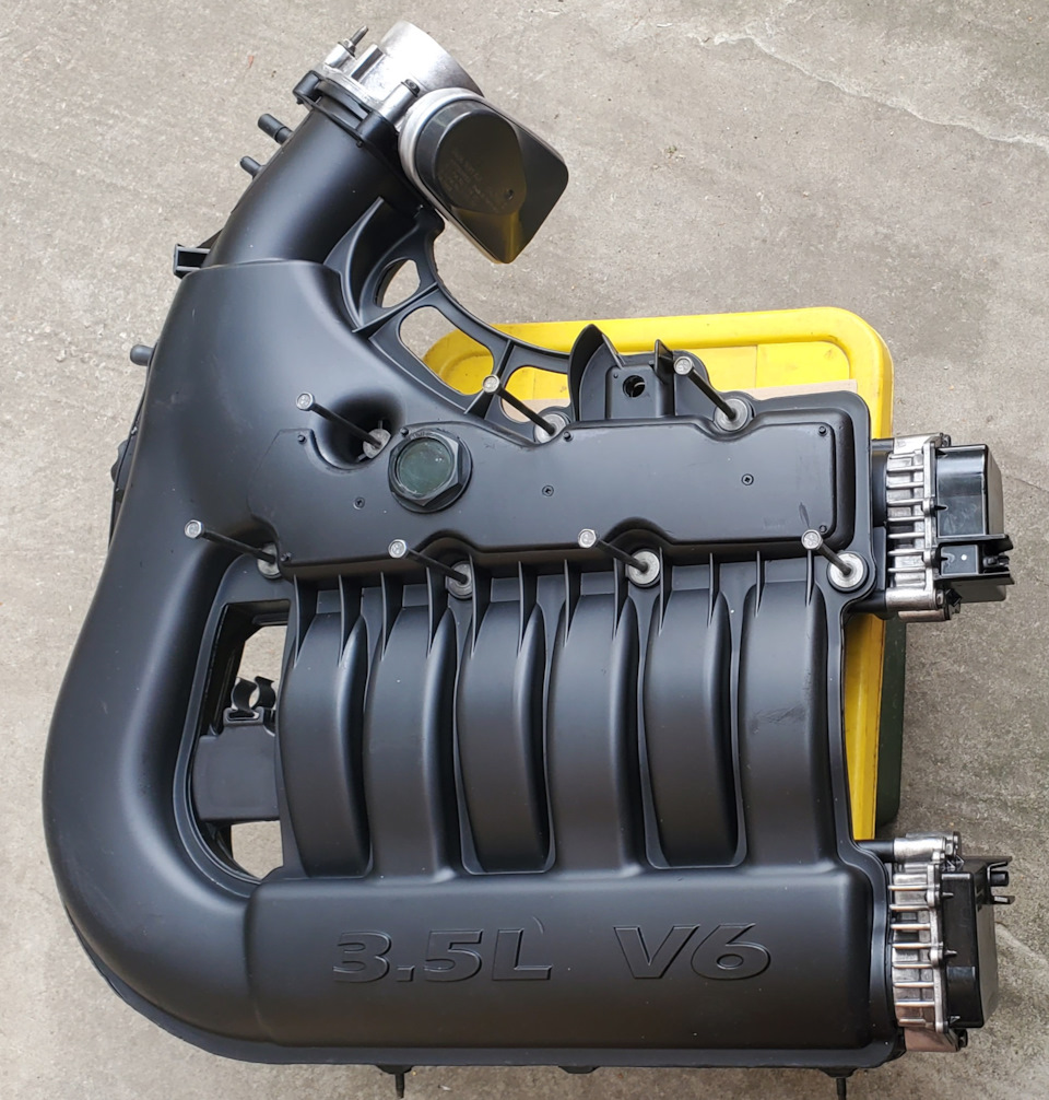 когда-то иновационный впускной колектор со злаеб.чими, реанемированными вихревыми заслонками готов к установке на двигатель окончательно и бэзпаваротна🤩🤑🤪🤓🤯🥳 — Dodge Magnum