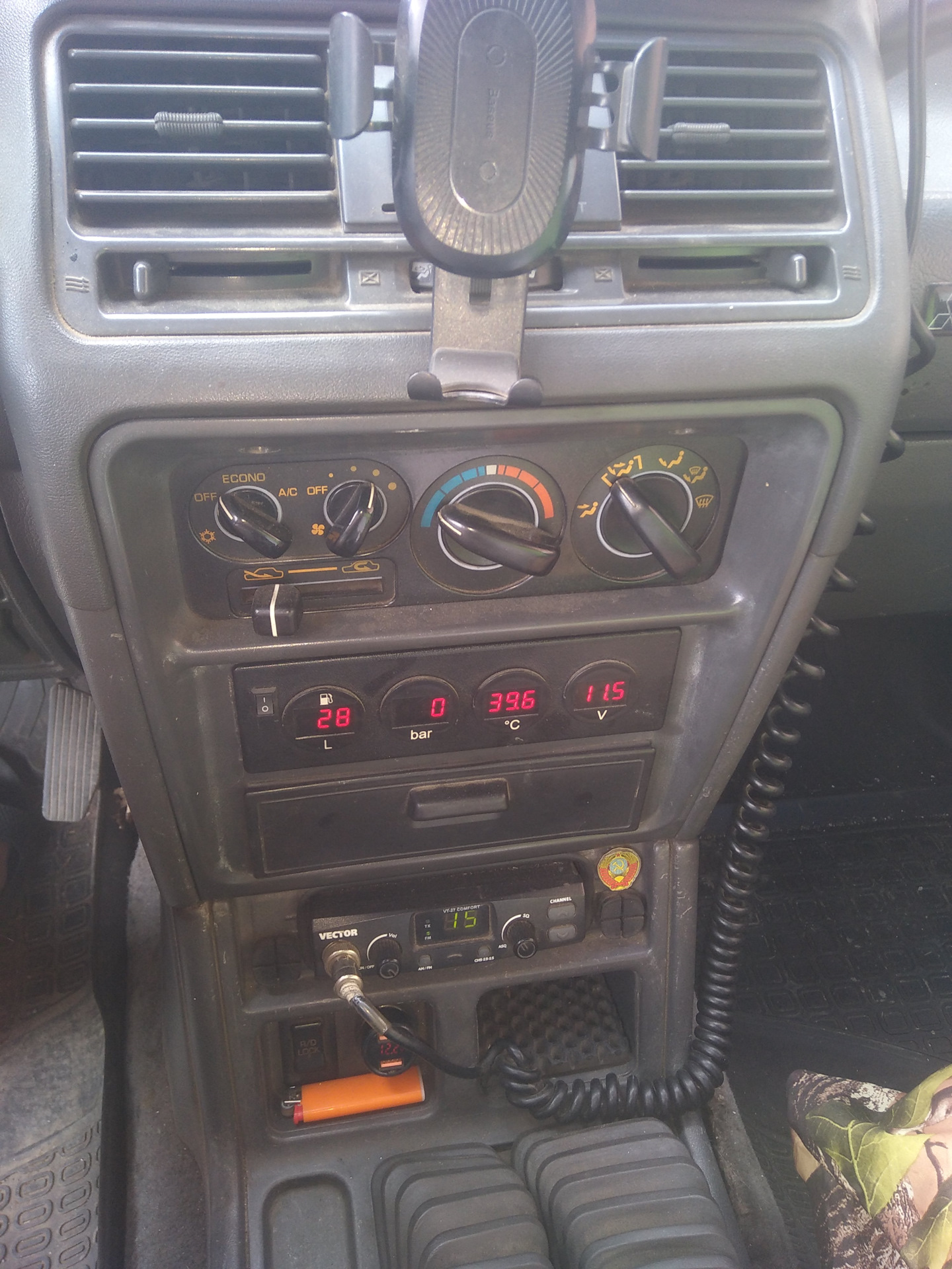 Цифровые дополнительные приборы — Mitsubishi Pajero (2G), 2,8 л, 1994 ...