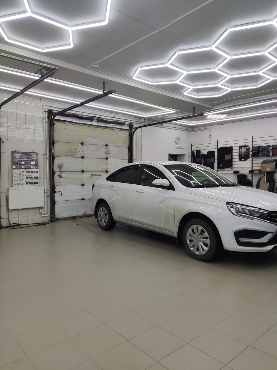 Чехлы Автопилот — Lada Vesta (NG), 1,6 л, 2023 года | аксессуары | DRIVE2