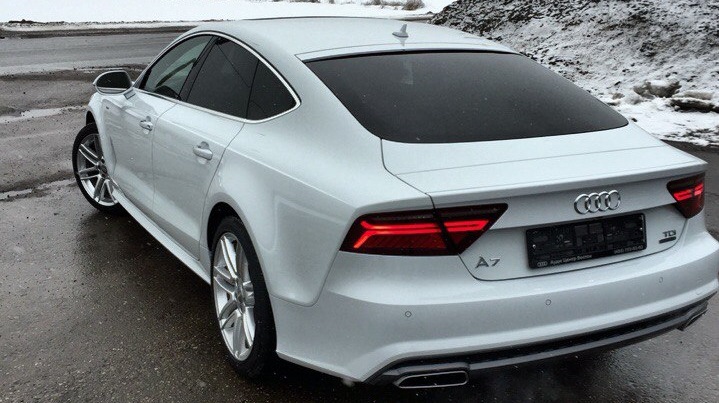 Audi a7 золотистая