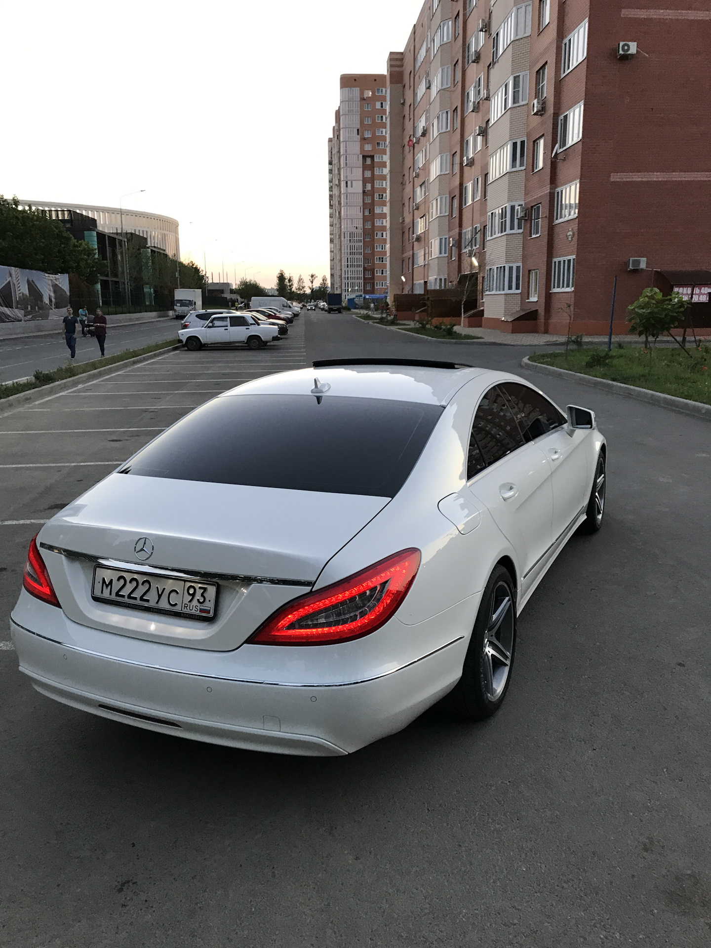 Сколько стоит мерседес банан