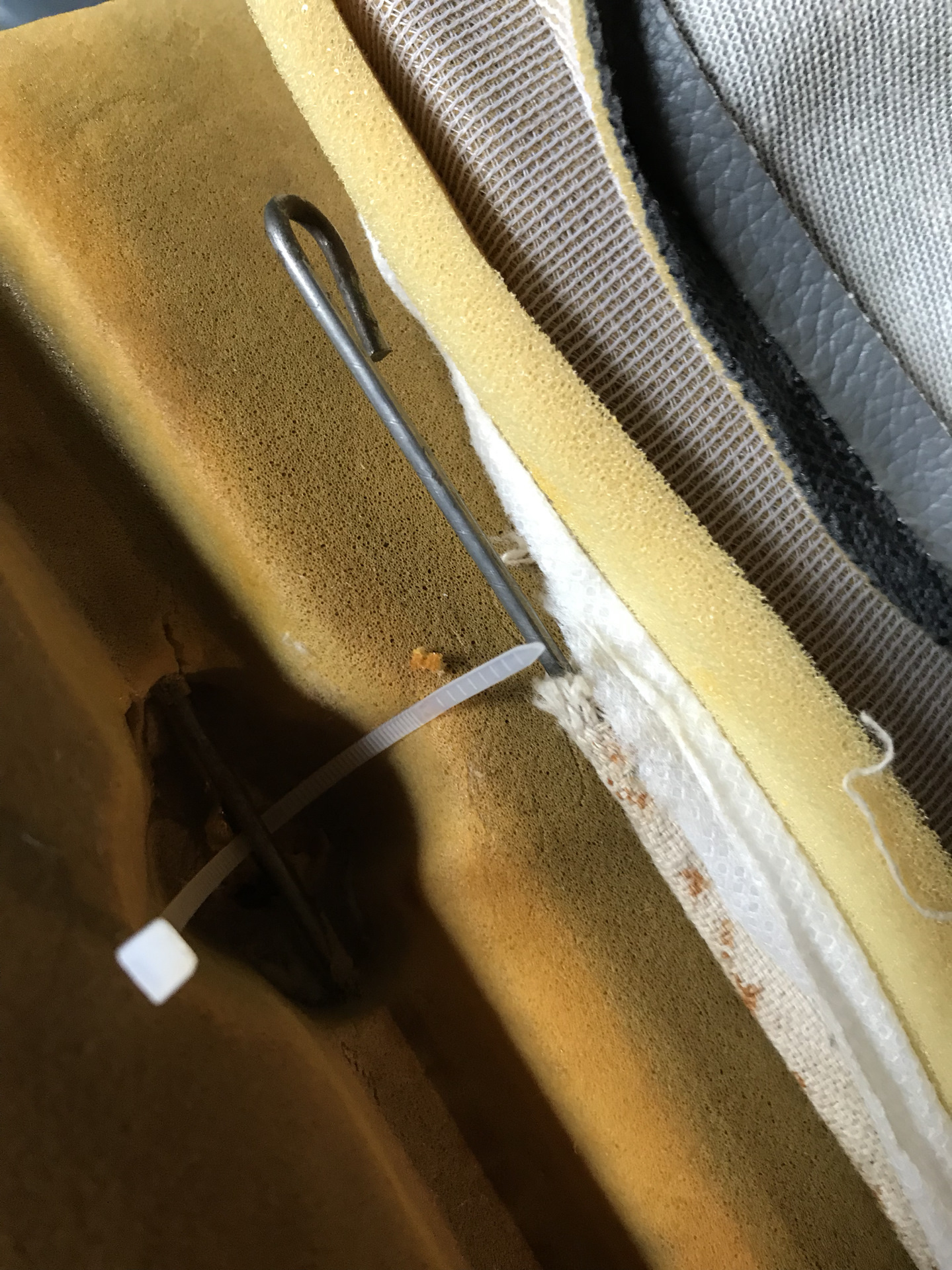 Разборка сидений — ИЖ 2717, 1,5 л, 2004 года | своими руками | DRIVE2