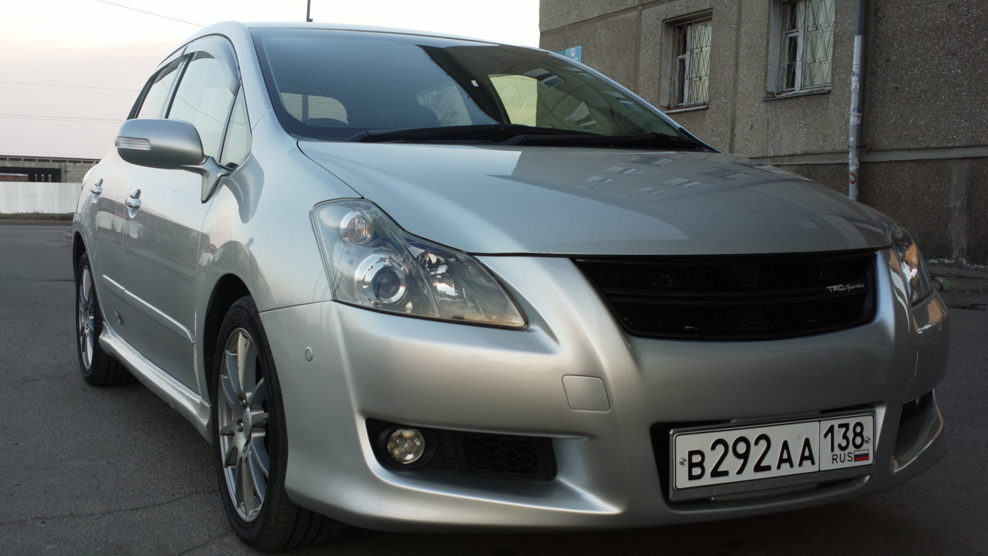 Toyota Blade 2.4 бензиновый 2007 | серебро 2.4G на DRIVE2