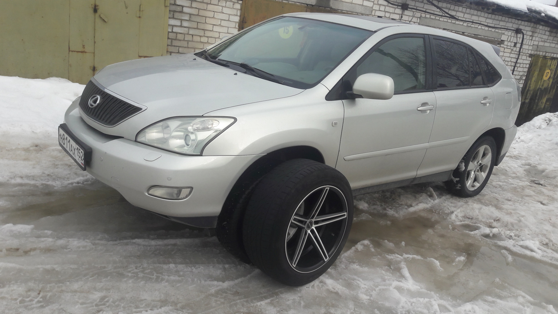 Лексус рх размер шин. 245 50 R20 Lexus rx2. Лексус РХ 330 колеса r20. 255 55 18 Lexus RX. Lexus RX 2 на проставках.