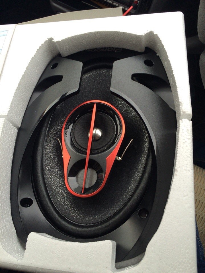 овалы в заднюю полку или как разобрать пол салона — Toyota Platz, 1,5 л ...